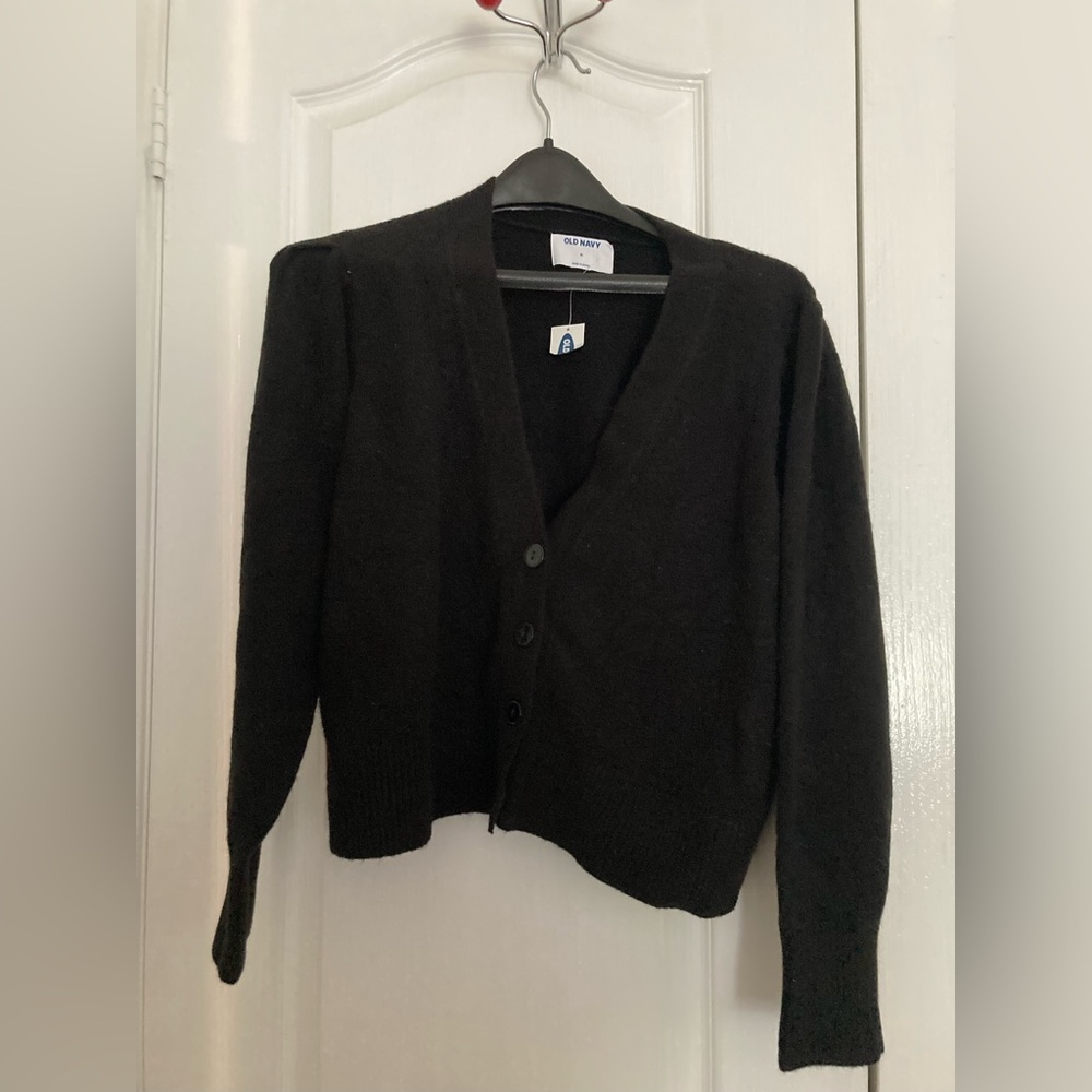 ✨NWT✨ Old Navy V-Neck Cardigan- Size M🖤